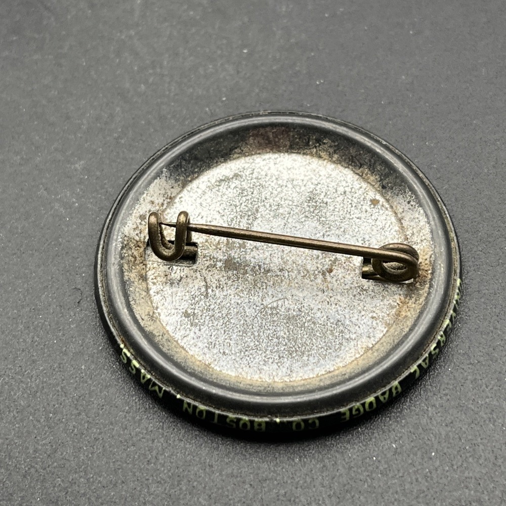 Wisconsin‎ Sportsman's Association Member 1979 Racine Rabbit Button Pin - Picture 3 of 3